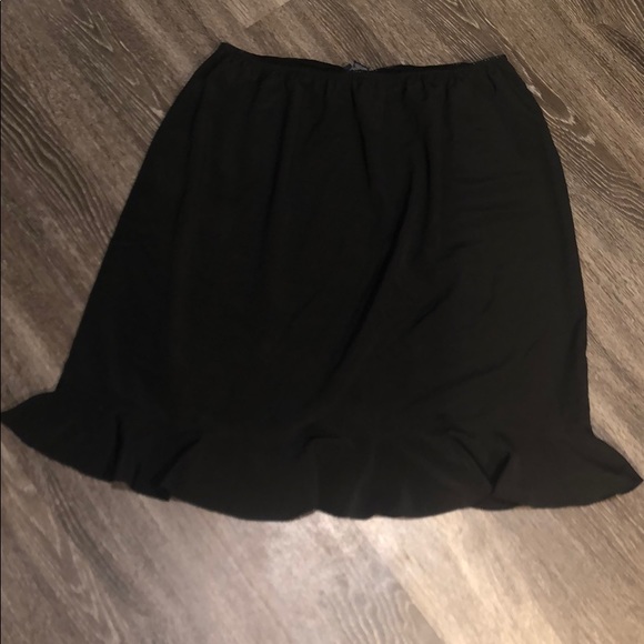 Venezia Jeans Clothing Co Dresses & Skirts - Venezia Jeans Clothing Co. Black Bell Skirt 22/24.